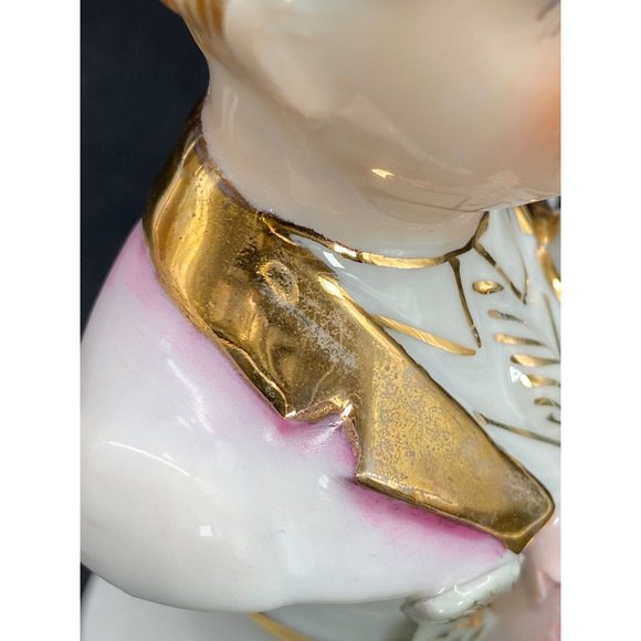 Vintage Ucagco Ceramics Bone China Victorian Couple Salt & Pepper Shakers - Picture 10 of 10